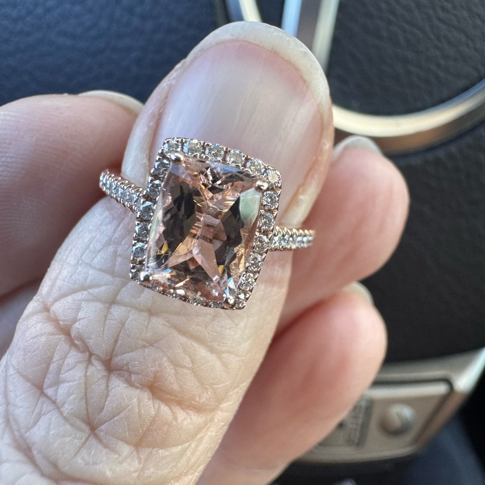Elegant Rose Gold Cushion Cut Ring Morganite